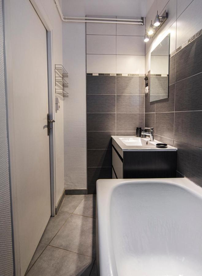Appartement Avec Balcon A 250 M De La Gare, Hyper Centre Tours Exteriör bild