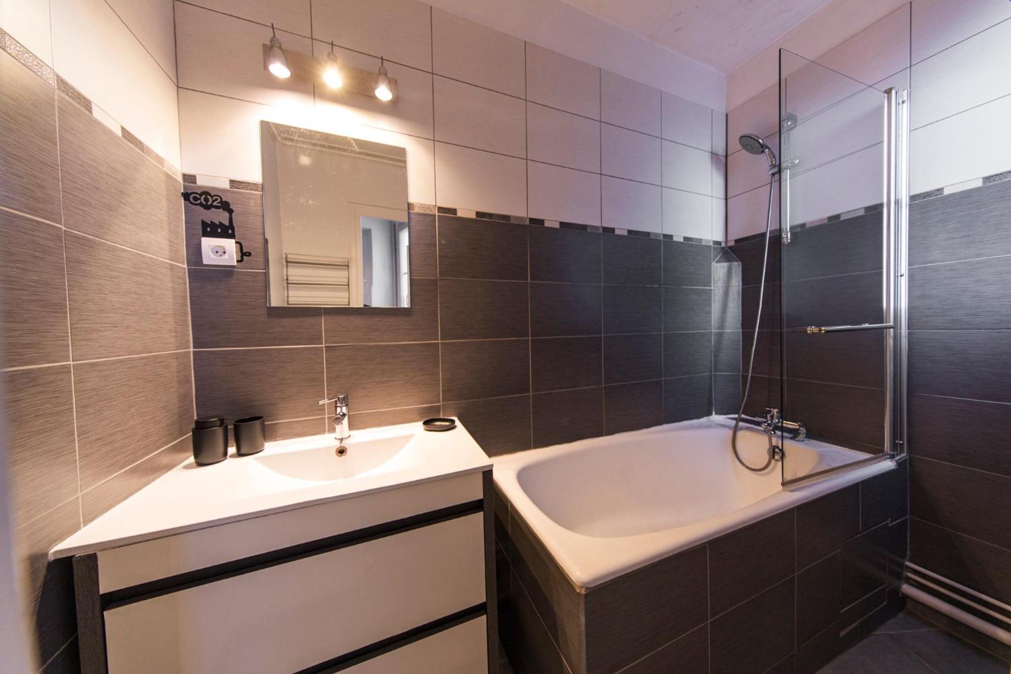 Appartement Avec Balcon A 250 M De La Gare, Hyper Centre Tours Exteriör bild